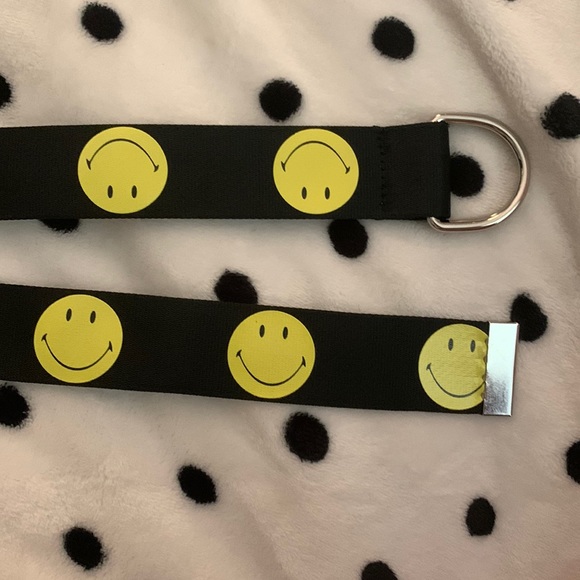 H&M Belt 💛🖤💛 - Picture 3 of 4
